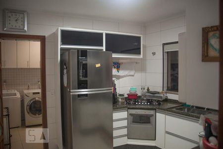 Casa à venda com 140m², 4 quartos e 2 vagasCozinha