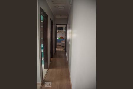 Casa à venda com 140m², 4 quartos e 2 vagasCorredor segundo andar