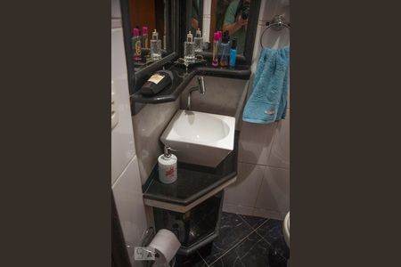 Casa à venda com 140m², 4 quartos e 2 vagasLavabo