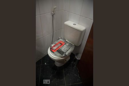 Casa à venda com 140m², 4 quartos e 2 vagasLavabo