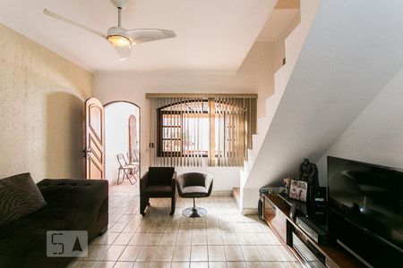 Casa à venda com 140m², 2 quartos e 6 vagasSala