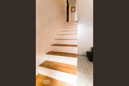 Escada de casa à venda com 2 quartos, 140m² em Vila Esperança, São Paulo