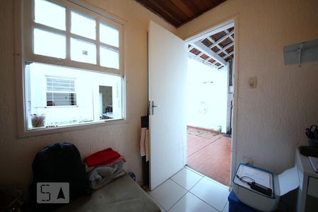 Casa à venda com 90m², 2 quartos e 2 vagasQuarto de Serviço