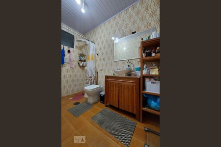 Casa à venda com 240m², 3 quartos e 2 vagasSuíte