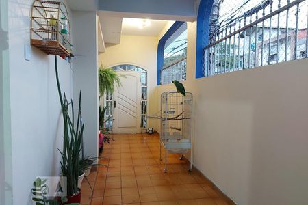 Casa à venda com 240m², 3 quartos e 2 vagasCorredor