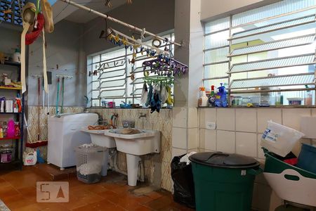 Casa à venda com 240m², 3 quartos e 2 vagasÁrea de serviço - casa 2