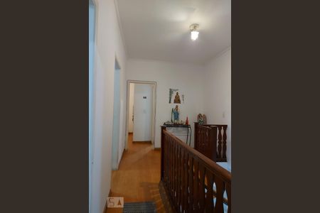 Casa à venda com 240m², 3 quartos e 2 vagasCorredor