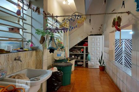 Casa à venda com 240m², 3 quartos e 2 vagasÁrea de serviço - casa 2