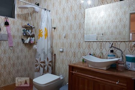 Casa à venda com 240m², 3 quartos e 2 vagasSuíte