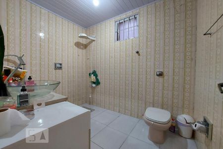 Casa à venda com 240m², 3 quartos e 2 vagasBanheiro
