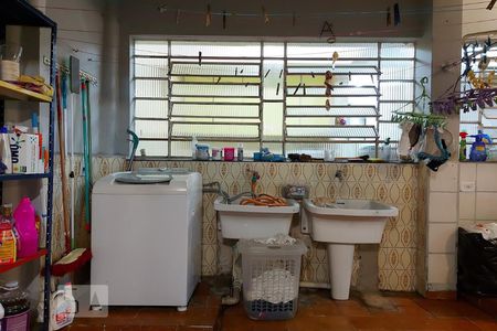 Casa à venda com 240m², 3 quartos e 2 vagasÁrea de serviço - casa 2