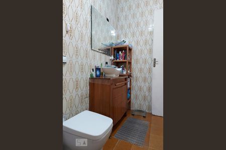 Casa à venda com 240m², 3 quartos e 2 vagasSuíte