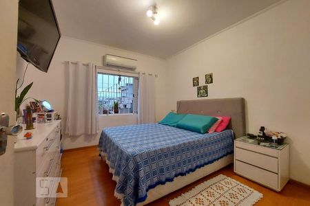 Casa à venda com 240m², 3 quartos e 2 vagasQuarto 1 com suíte