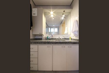 Apartamento à venda com 210m², 3 quartos e 3 vagasBanheiro da Suíte