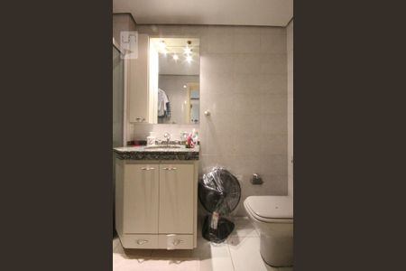 Apartamento à venda com 210m², 3 quartos e 3 vagasBanheiro da Suíte 2