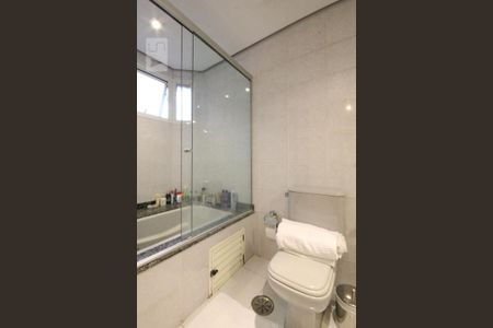 Apartamento à venda com 210m², 3 quartos e 3 vagasBanheiro da Suíte