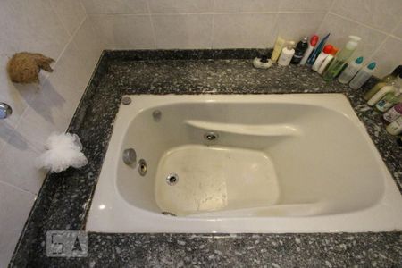 Apartamento à venda com 210m², 3 quartos e 3 vagasBanheiro da Suíte