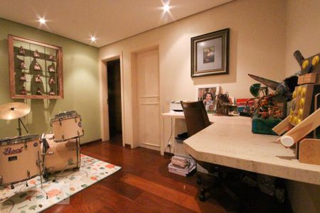 Apartamento à venda com 210m², 3 quartos e 3 vagasEscritório