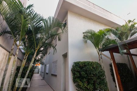Casa para alugar com 68m², 2 quartos e 1 vagaFachada Condomínio 