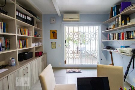 Casa à venda com 250m², 4 quartos e 2 vagasbanheiro