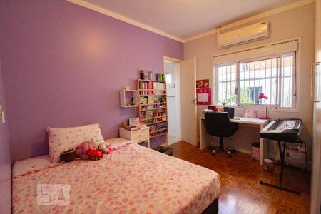 Casa à venda com 250m², 4 quartos e 2 vagassuíte  3