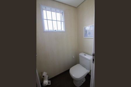 Casa à venda com 250m², 4 quartos e 2 vagasLavabo