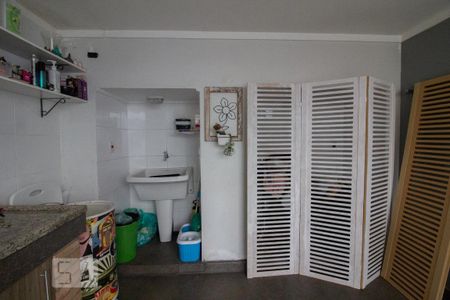 Casa à venda com 250m², 4 quartos e 2 vagasArea de serviço