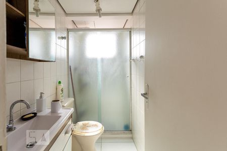 Banheiro de apartamento à venda com 2 quartos, 65m² em Vila do Encontro, São Paulo