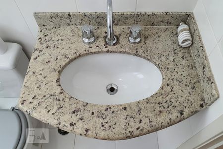 Apartamento à venda com 65m², 2 quartos e 2 vagas Apartamento à venda com 65m², 2 quartos e 2 vagasBanheiro
