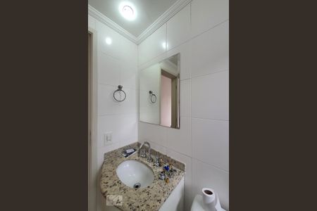 Apartamento à venda com 65m², 2 quartos e 2 vagas Apartamento à venda com 65m², 2 quartos e 2 vagasBanheiro da suíte