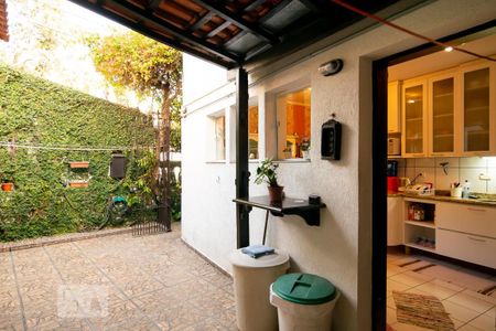 Casa à venda com 150m², 3 quartos e 2 vagasÁrea Externa