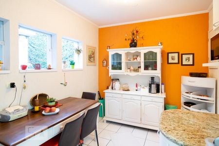 Casa à venda com 150m², 3 quartos e 2 vagasCozinha