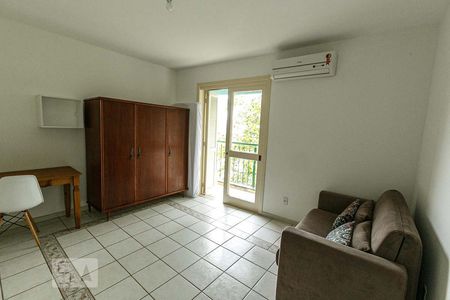 Sala/Quarto de kitnet/studio para alugar com 1 quarto, 20m² em Vila João Pessoa, Porto Alegre