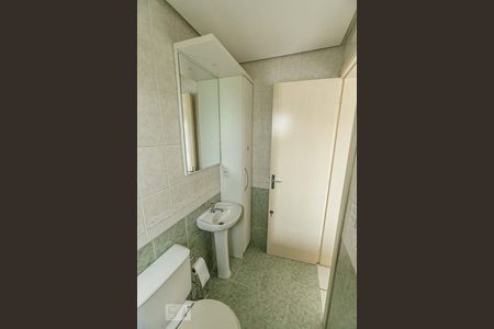 Banheiro de kitnet/studio para alugar com 1 quarto, 20m² em Vila João Pessoa, Porto Alegre