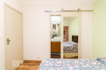 Casa de condomínio à venda com 138m², 3 quartos e 2 vagasSuíte