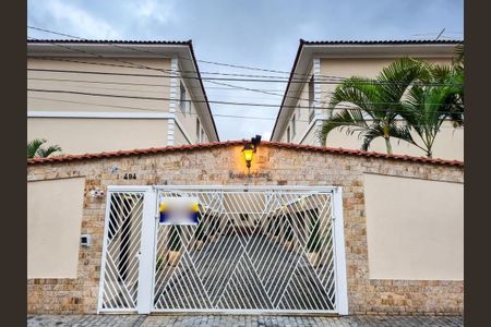 Casa de condomínio à venda com 138m², 3 quartos e 2 vagasFachada