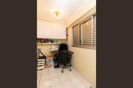 Casa de condomínio à venda com 138m², 3 quartos e 2 vagasEscritório