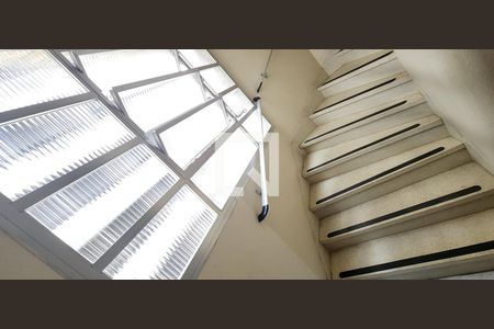 Studio para alugar com 35m², 1 quarto e 1 vagaEscada