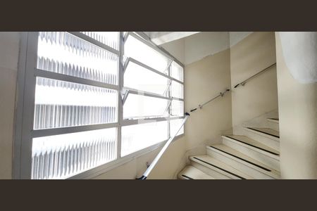 Studio para alugar com 35m², 1 quarto e 1 vagaEscada
