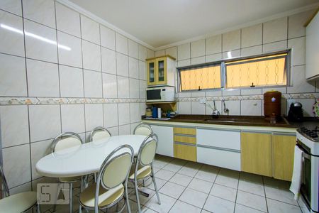 Casa à venda com 180m², 4 quartos e 2 vagasCozinha