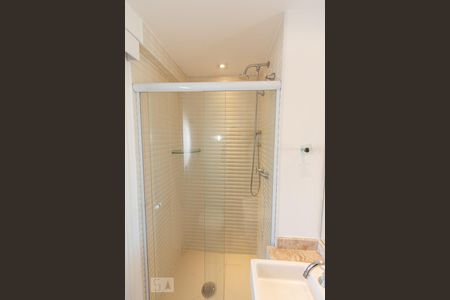 Apartamento para alugar com 82m², 2 quartos e 2 vagas Apartamento para alugar com 82m², 2 quartos e 2 vagasBanheiro da Suite 1