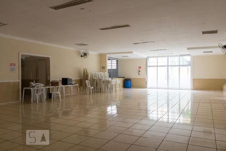 Apartamento para alugar com 57m², 2 quartos e 1 vaga Apartamento para alugar com 57m², 2 quartos e 1 vagaÁrea comum - Salão de festas