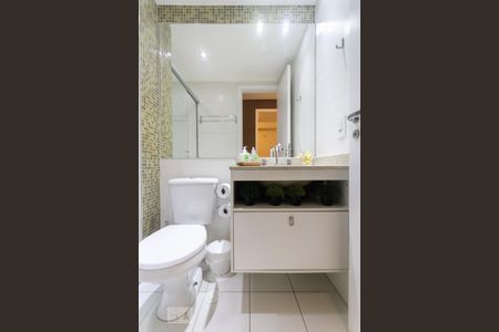 Apartamento à venda com 65m², 2 quartos e 1 vagaBanheiro Social