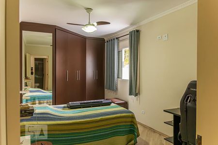 Casa de condomínio à venda com 165m², 3 quartos e 3 vagasQuarto 2