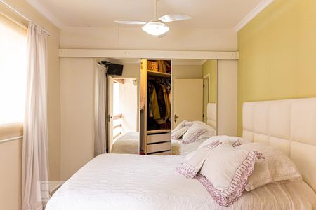 Casa de condomínio à venda com 165m², 3 quartos e 3 vagasSuíte