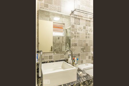 Casa de condomínio à venda com 165m², 3 quartos e 3 vagasBanheiro da Suíte 