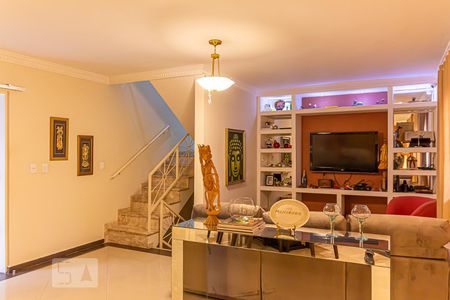 Sala de casa de condomínio para alugar com 3 quartos, 165m² em Vila Santo Estéfano, São Paulo
