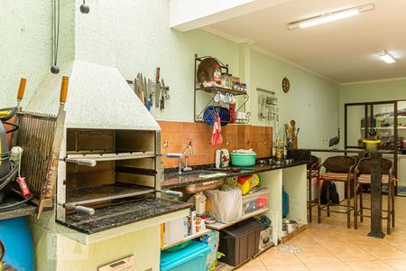 Casa de condomínio à venda com 165m², 3 quartos e 3 vagasChurrasqueira