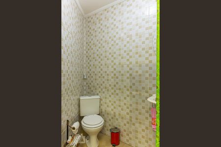 Casa de condomínio à venda com 165m², 3 quartos e 3 vagasBanheiro de Serviço