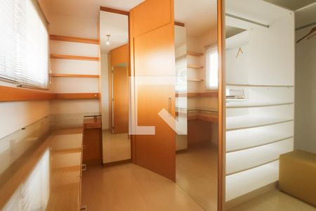 Casa de condomínio à venda com 260m², 4 quartos e 2 vagasCloset suite 